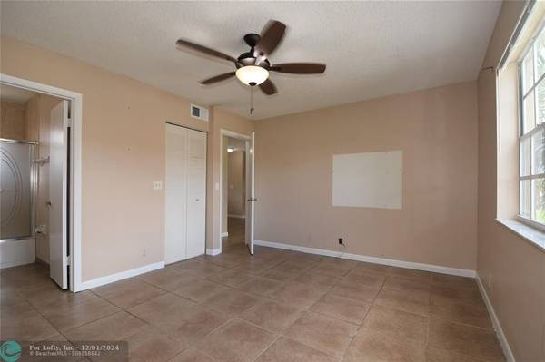 Pembroke Pines, FL 33025,8630 SW 3rd St  #201