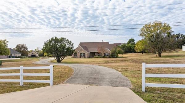 2904 Davis Road, Granbury, TX 76049