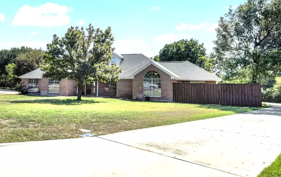 345 Lakeside Oaks Circle, Lakeside, TX 76135