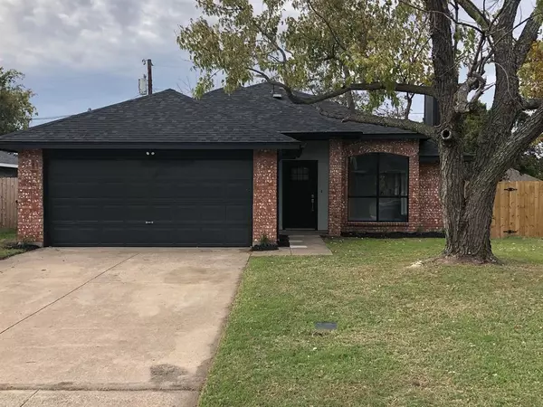 700 Honeysuckle, Cedar Hill, TX 75104