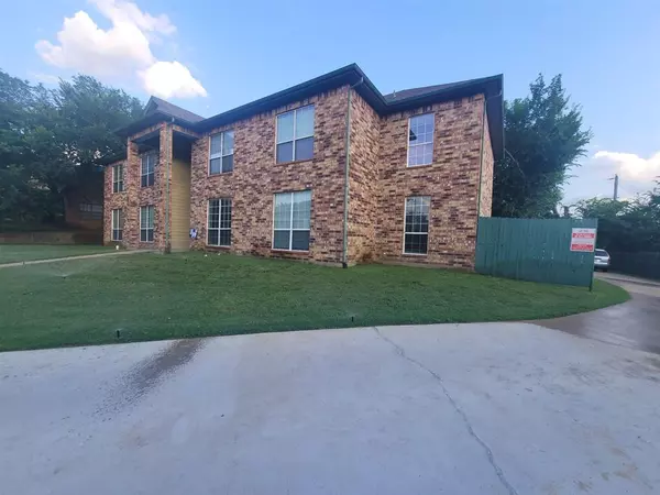 813 Betty Court #B, Hurst, TX 76053