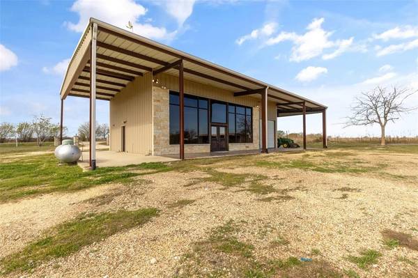 Grandview, TX 76050,5445 County Road 401