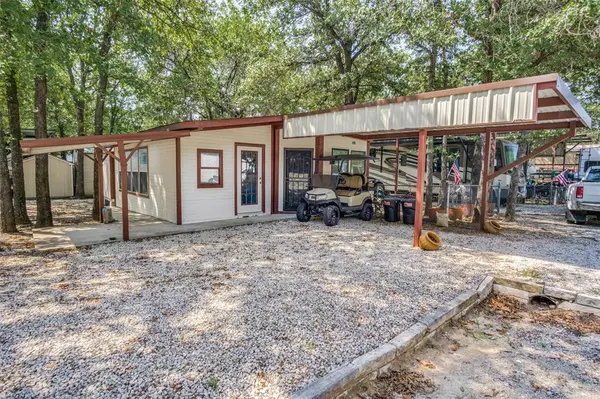 5709 Campfire Lane, Granbury, TX 76049