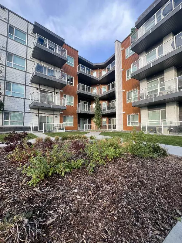 360 Harvest Hills WAY Northeast #320, Calgary, AB T3K2S1