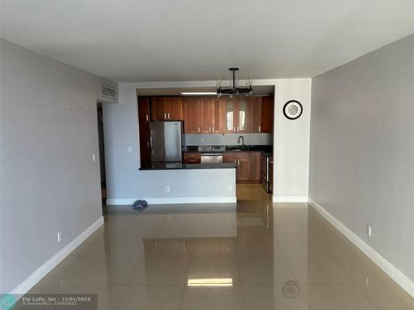 Sunny Isles Beach, FL 33160,19390 Collins Ave  #624