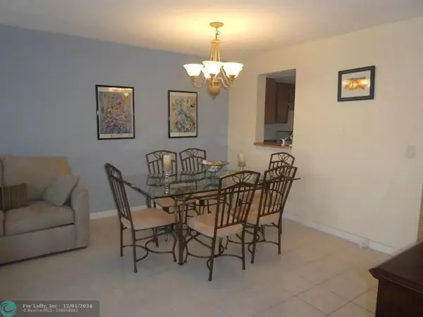 Delray Beach, FL 33446,27 Abbey Lane  #407