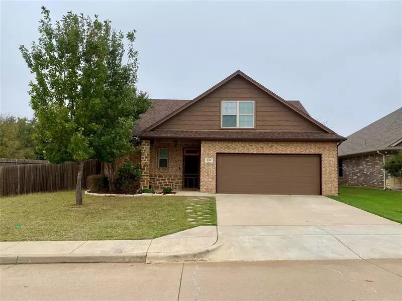 210 Donna Circle, Granbury, TX 76049