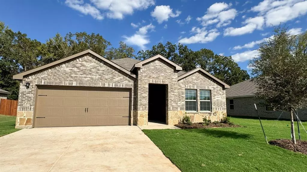 Chandler, TX 75758,1010 River Oaks Lane