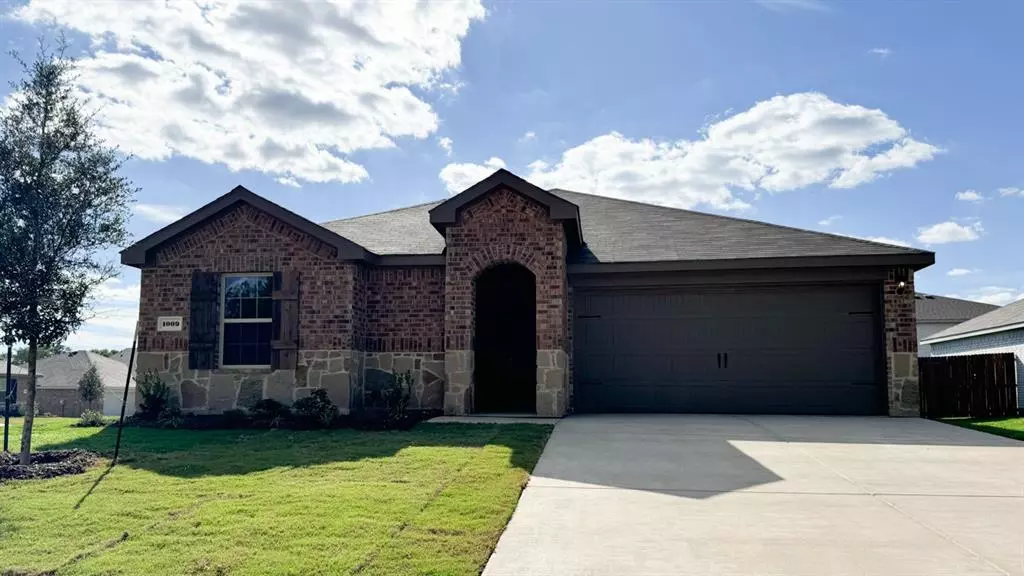 1009 River Oaks Lane, Chandler, TX 75758