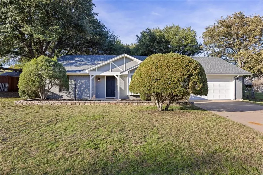 5602 Cuero Drive, De Cordova, TX 76049