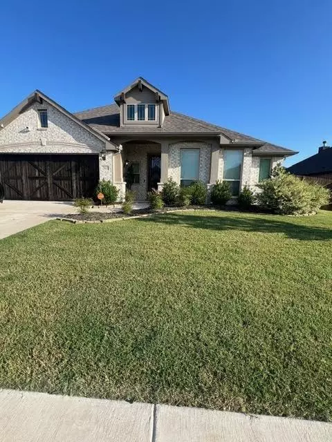 Waxahachie, TX 75165,203 Mockingbird Drive