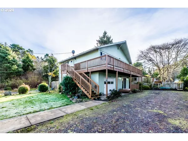 30 DIVISION ST, Depoe Bay, OR 97341