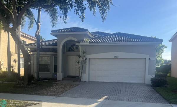 16432 Ruby Lk, Weston, FL 33331