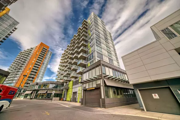 Calgary, AB T2L 2L8,30 Brentwood Common NW #513