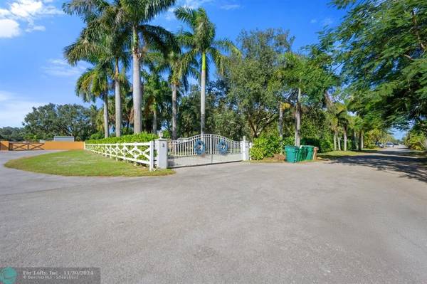 4001 SW 73rd Ave, Davie, FL 33314