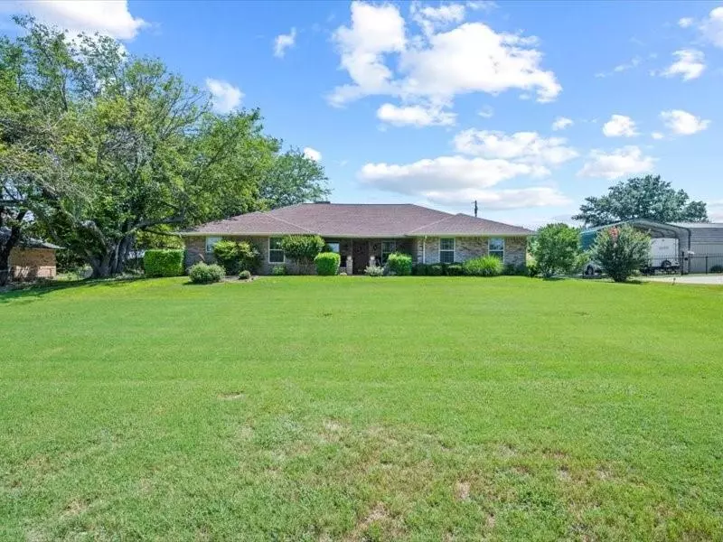 304 Lakeshore Drive, Waxahachie, TX 75165