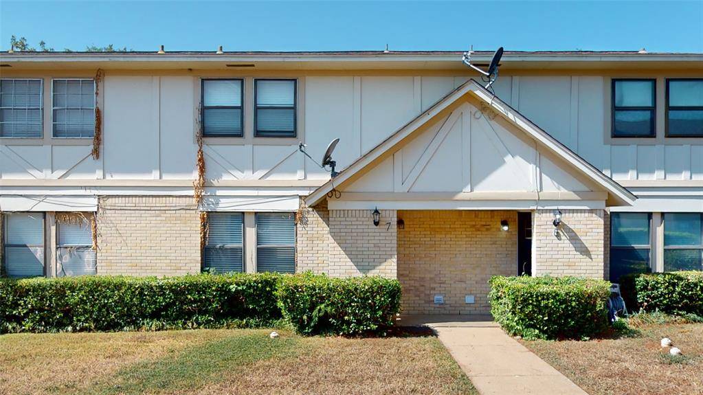 Denison, TX 75020,1905 W Morton Street #7