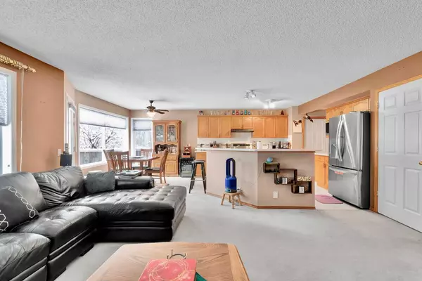 Calgary, AB T3L 2E5,132 Tuscany Hills CIR Northwest