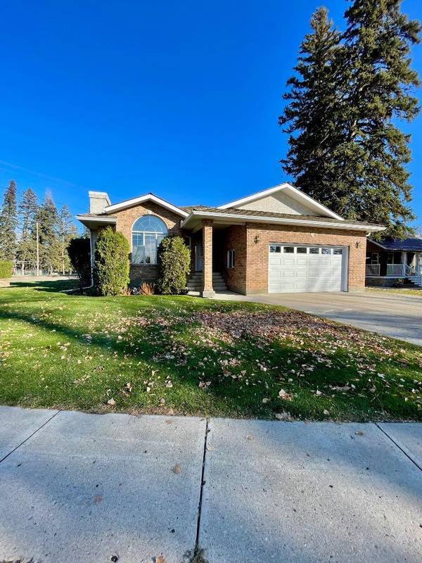 4 Evergreen Park Close West, Brooks, AB T1R 0A9