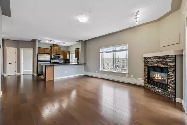 Calgary, AB T3H 5X4,20 Discovery Ridge Close Southwest #504