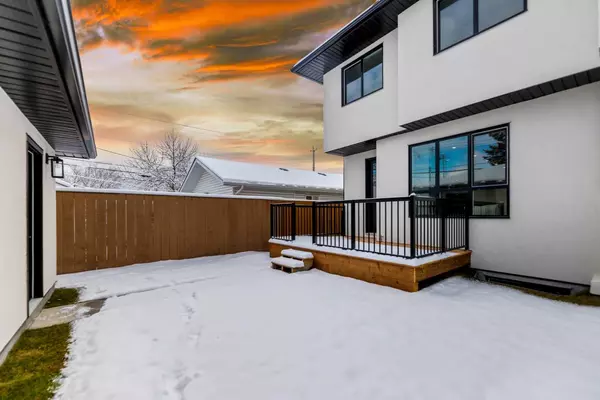 Calgary, AB T3B2L4,4506 72 ST NW