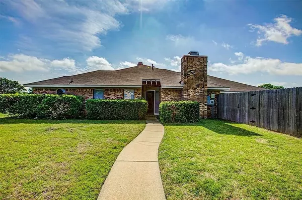 2203 Overview Lane, Garland, TX 75044