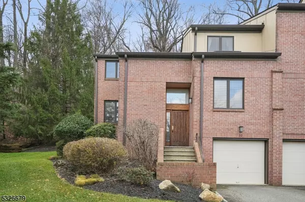 32 Andrea Dr #32, North Caldwell Boro, NJ 07006