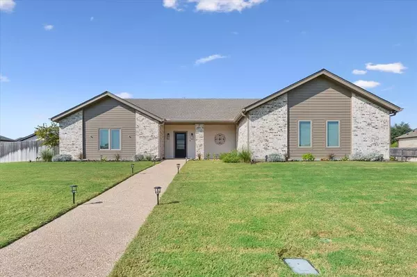 Crawford, TX 76638,493 Twisted Oak Lane