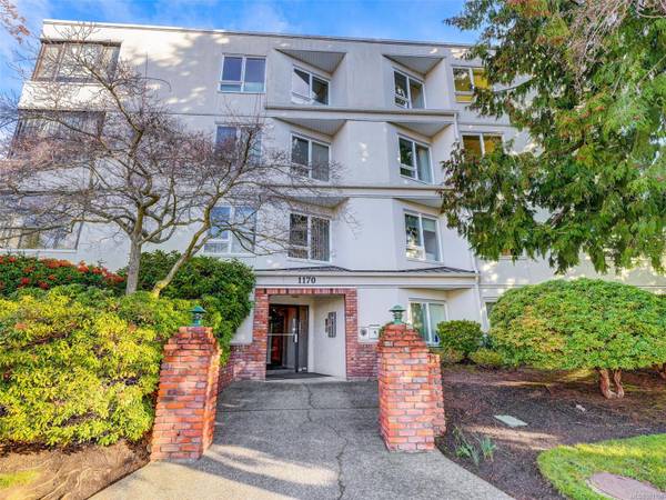 1170 Rockland Ave #401, Victoria, BC V8V 3H7