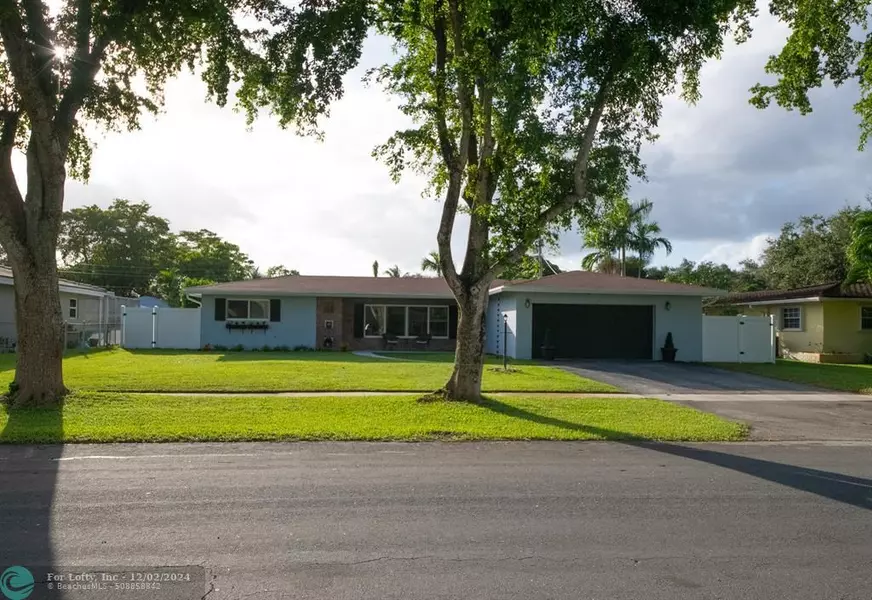 381 SW 55th Ave, Plantation, FL 33317