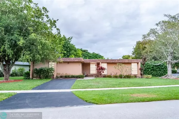 7407 NW 79th St, Tamarac, FL 33321