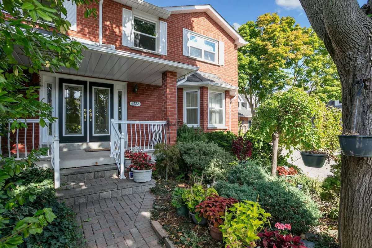 Mississauga, ON L5N 5K7,6533 Mockingbird LN