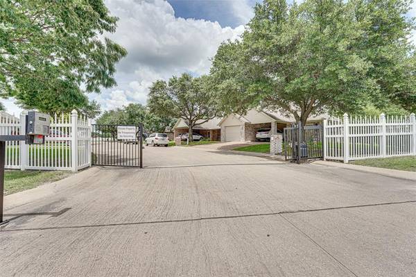 Red Oak, TX 75154,102 Royal Crest Court