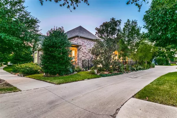 North Richland Hills, TX 76180,8621 Beetle Nut Lane