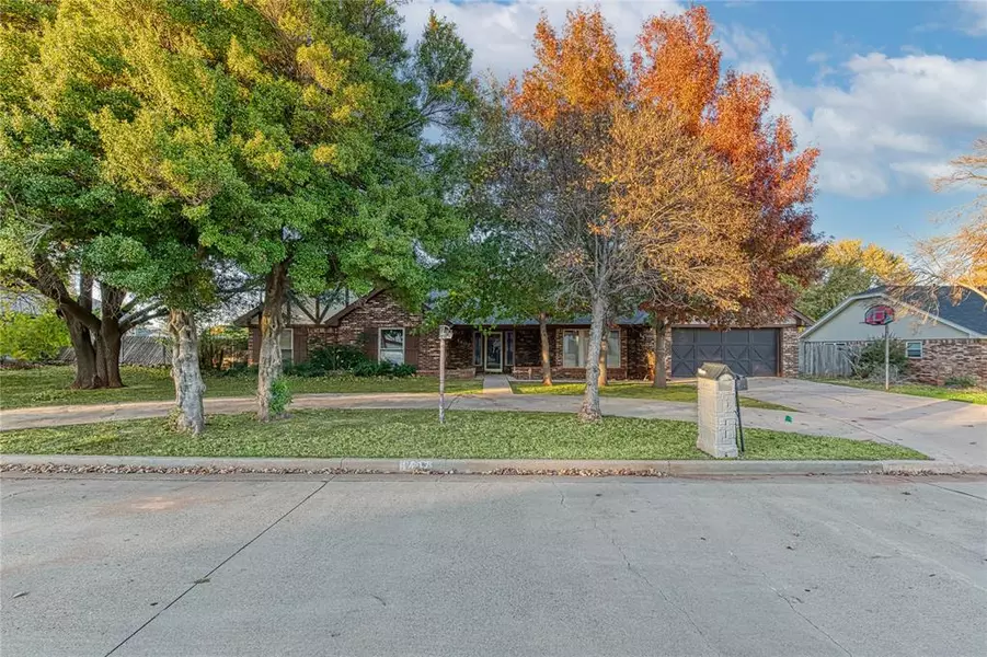 1407 Lynnwood Drive, Elk City, OK 73644