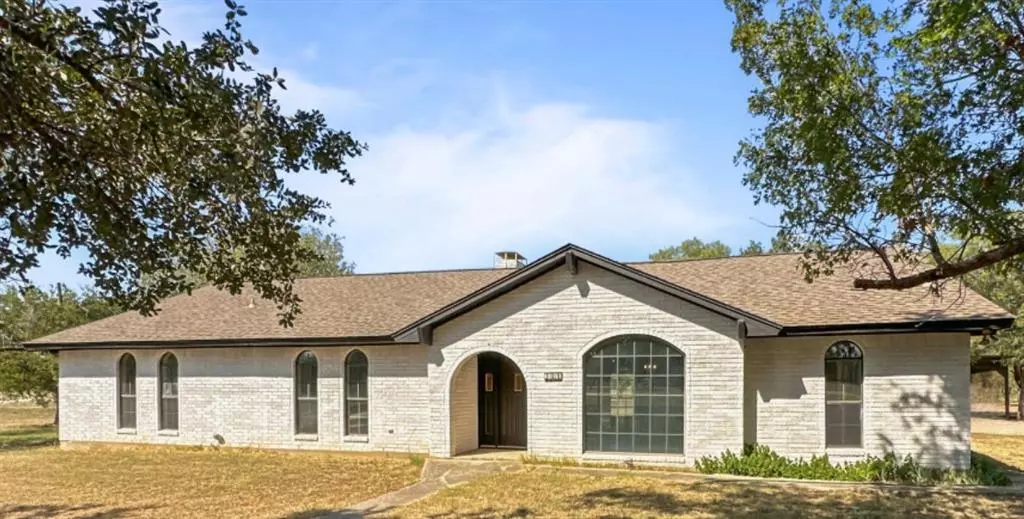 100 Bluebird Lane, Runaway Bay, TX 76426