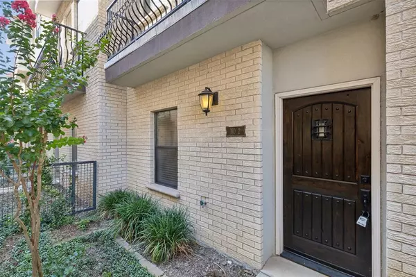 Dallas, TX 75204,3142 Ross Avenue #2