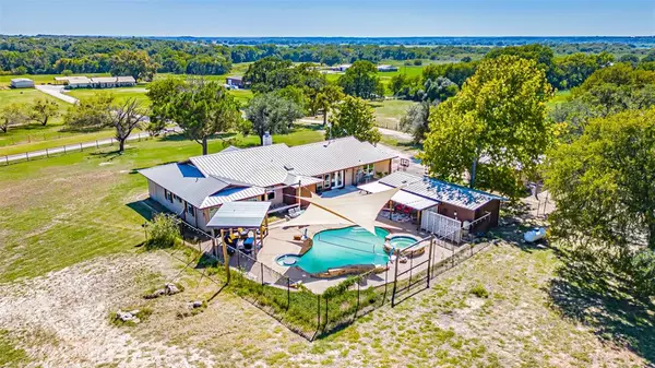 Granbury, TX 76049,900 Marigold Court