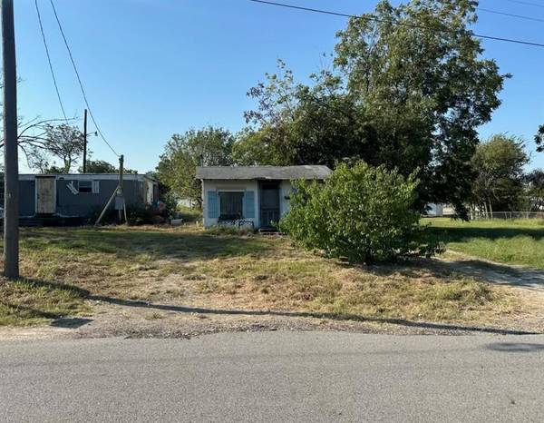 616 E South Commerce Street, Wills Point, TX 75169