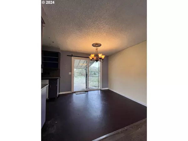 Eugene, OR 97401,1122 NAOMI CT