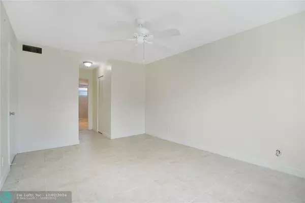 Dania Beach, FL 33004,604 NE 2ND ST  #220