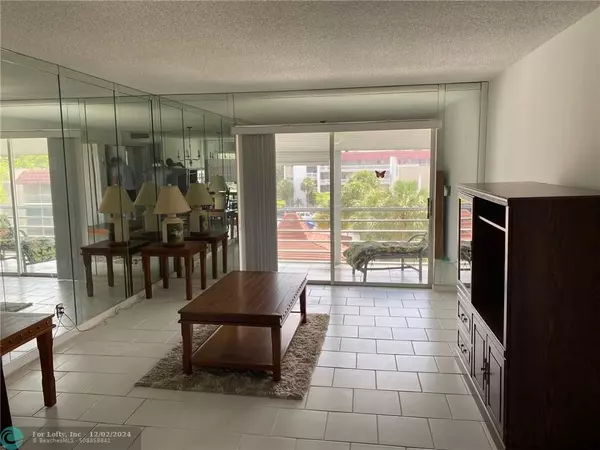 3531 Inverrary Dr  #405, Lauderhill, FL 33319