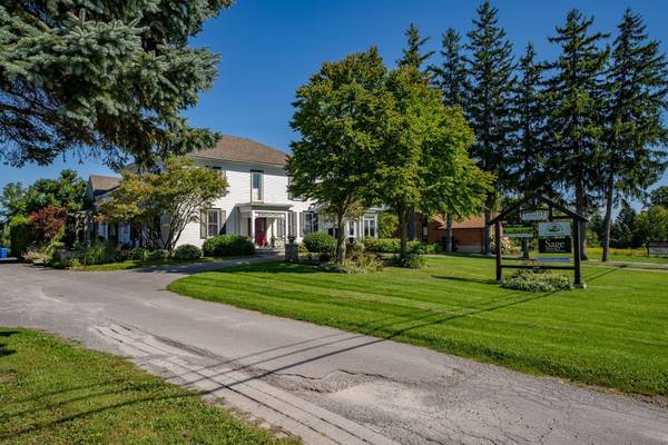 13360 Loyalist Pkwy, Prince Edward County, ON K0K 2T0