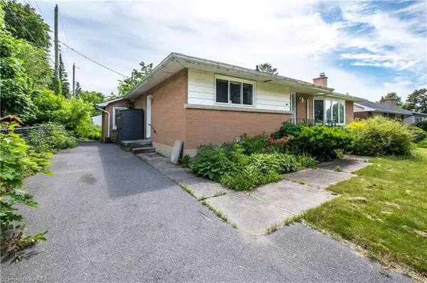 Kingston, ON K7M 3L3,310 ARROWHEAD PL