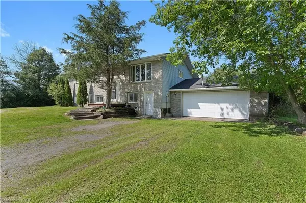 South Frontenac, ON K0H 1M0,2877 SUMAC RD