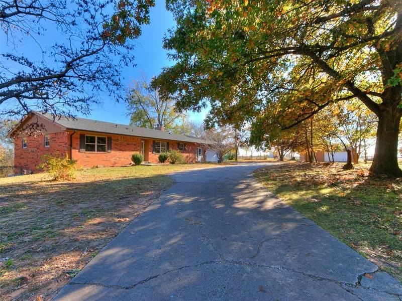 23452 W Hilltop Circle, Washington, OK 73093