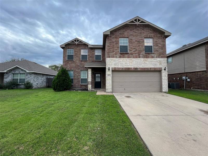 8453 Shallow Creek Drive, Fort Worth, TX 76179