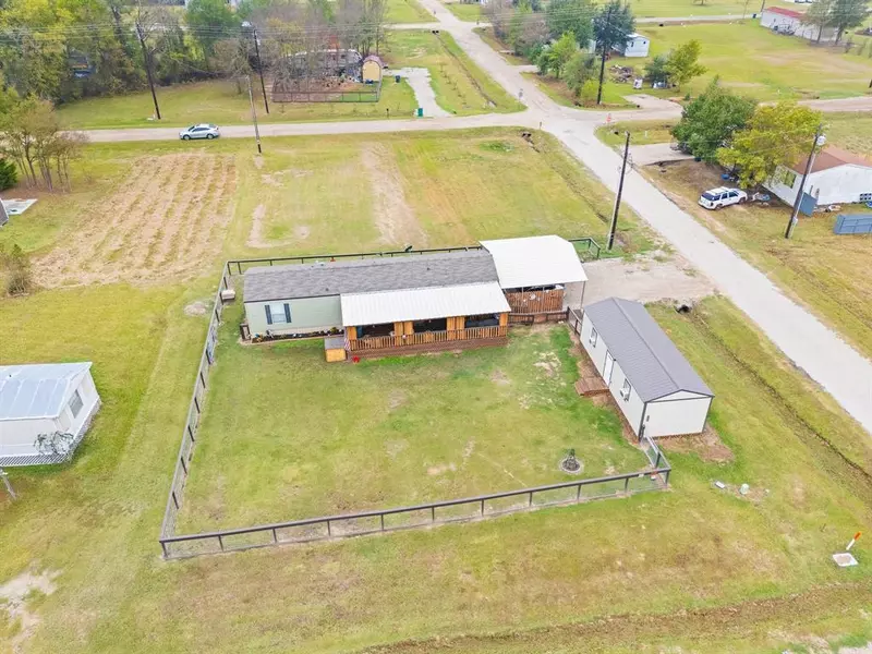 824 Holiday Village Drive, Quitman, TX 75783