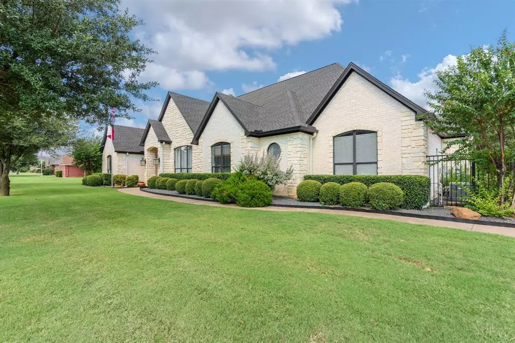 Burleson, TX 76028,317 Meadow Oaks Drive