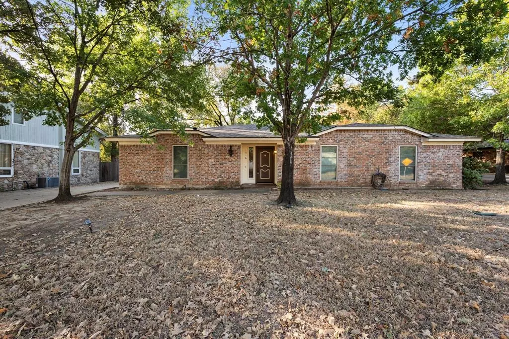 Bedford, TX 76022,1516 Circle Lane